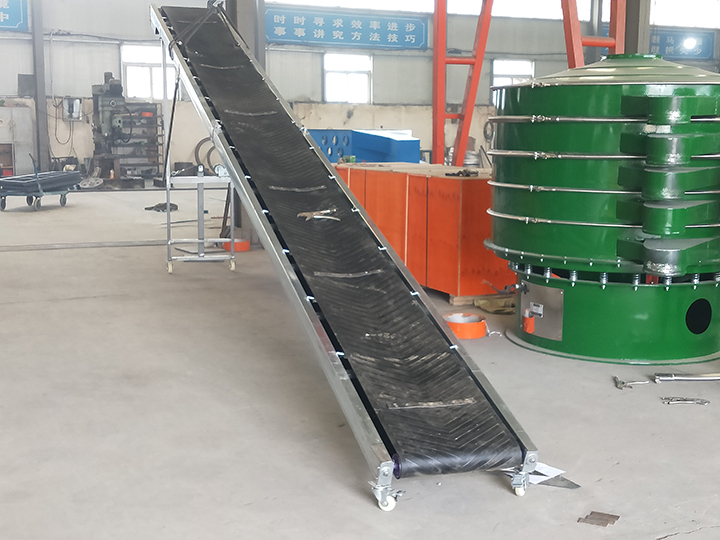 雙向運轉的皮帶輸送機皮帶跑偏怎樣調(diào)整